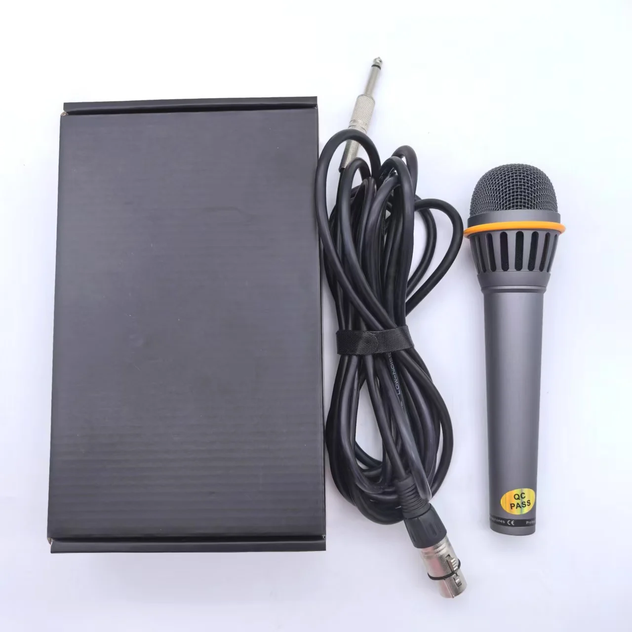 Karaoke da palco per conferenze con microfono cablato a bobina mobile con microfono cablato portatile in metallo di alta qualità
