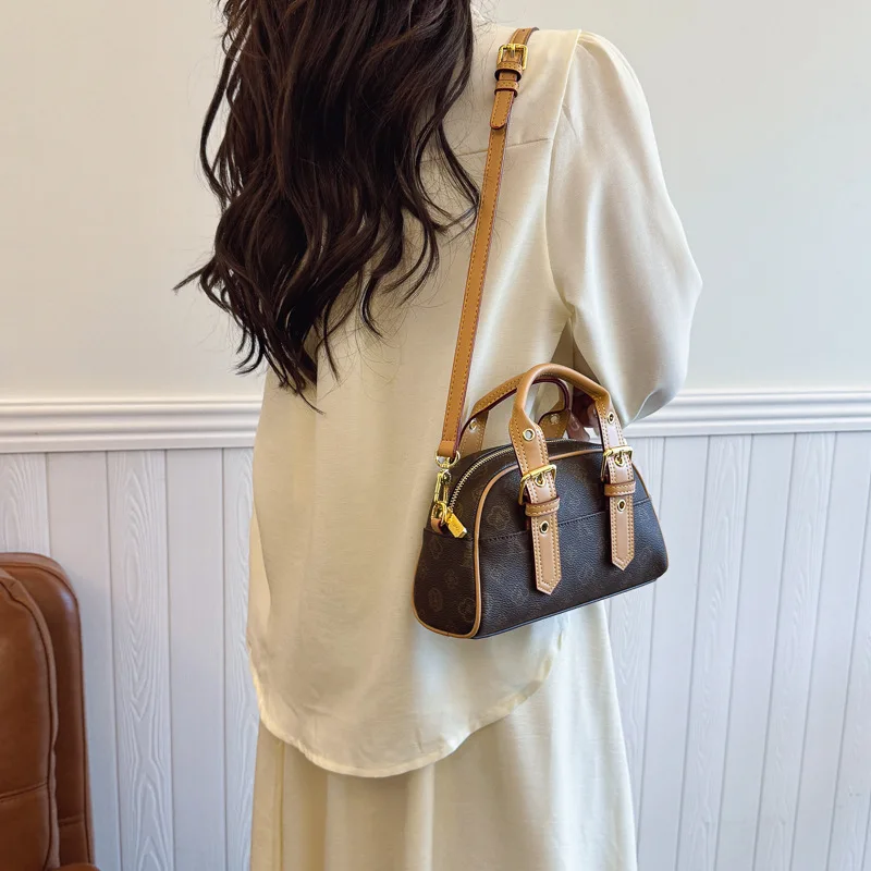 حقيبة وسادة عصرية - محفظة كروس ناعمة وواسعة، خفيفة الوزن وأنيقة، مثالية للعمل والتسوق والسفر، أزياء نسائية