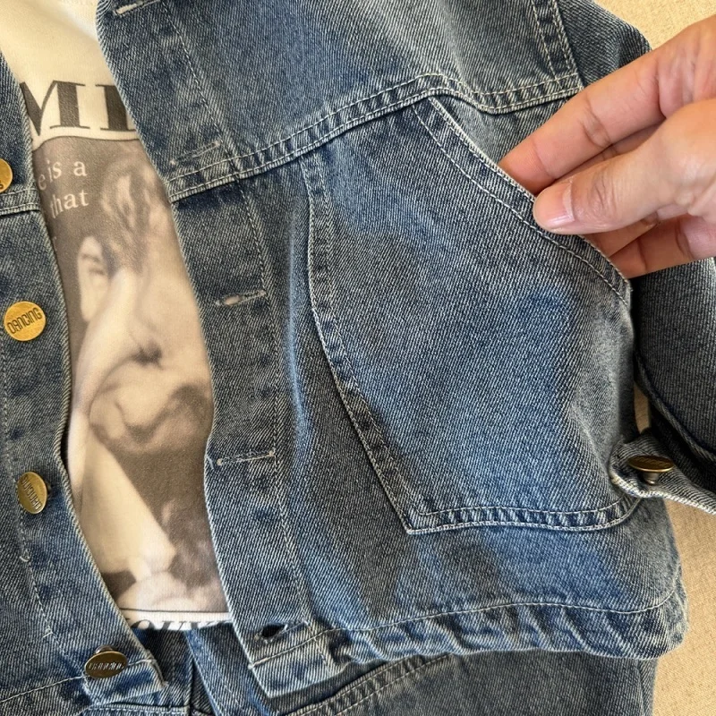 Ragazzi 2025 Top + Pantaloni Set da due pezzi di nuovi prodotti primaverili e autunnali Set di vestiti superiori e inferiori per bambini Completi per bambini