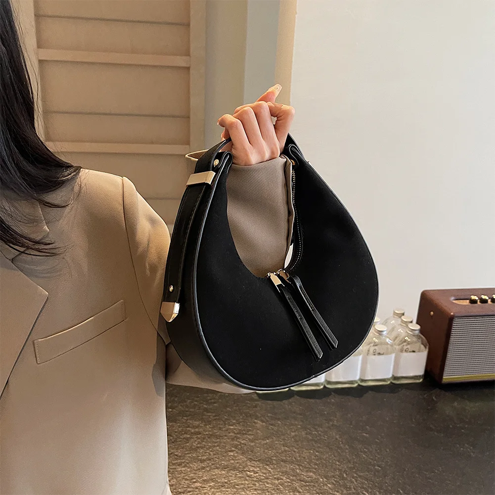 Dames Faux Suede Schoudertas Stijlvolle Halve Maan Tas Grote Capaciteit Kleine Tote Bag Ritssluiting Verstelbare Riem voor Herfst Winter