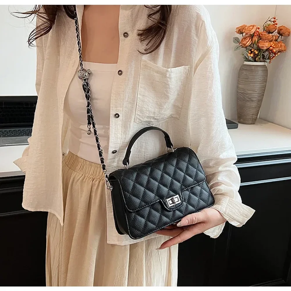 

Small Square Lattice Chain Crossbody Bag Women's Shoulder Handbag Simple Handheld Underarm Bag Hot Sale Of The Season New Versat