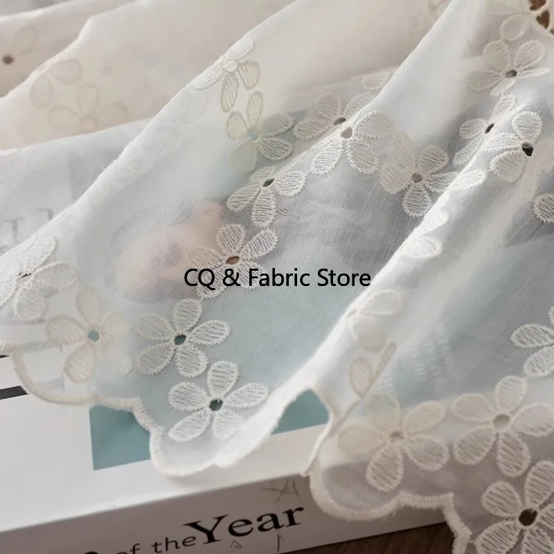 ผ้าโปร่งปักลายดอกไม้สีเบจทันสมัยสำหรับตัดเย็บชุดเดรส เสื้อเชิ้ต ชุดเจ้าหญิง และชุดแฟนซี ขายเป็นหลา
