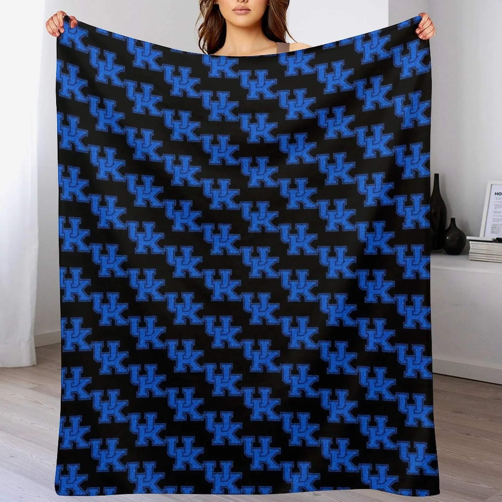 kentucky logo Throw Blanket