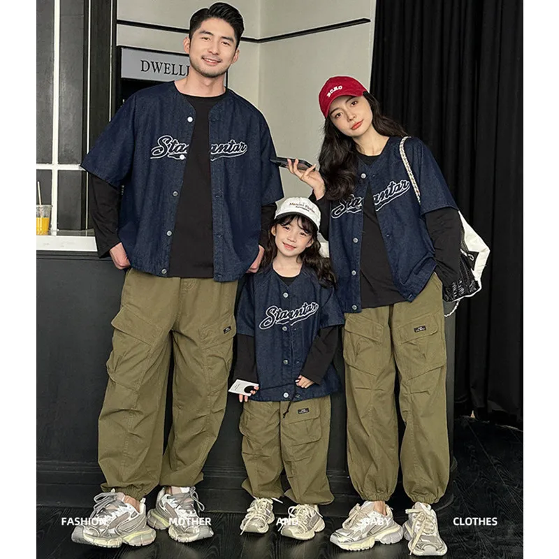 Street Fashion Set di vestiti coordinati genitore-figlio Abbigliamento per la famiglia Coreano Papà Mamma e figlia Figlio Cappotto hip-hop Top Pantaloni Abiti