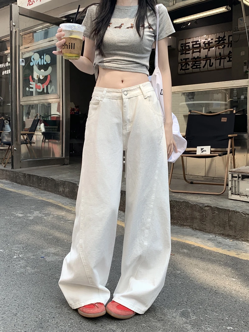 

Джинсы-бойфренды, женская одежда, осенний потертый подол, рваные детали, рваные, разрушенные, изношенные, винтажный модный стиль, панк-рок