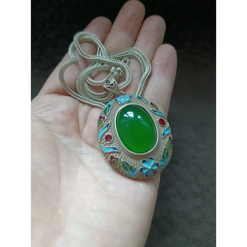 Antique Collection Tibetan Area Backflow Old Silver Inlaid Green Bashan Jade Cloisonne Pendant Sweater Chain Necklace