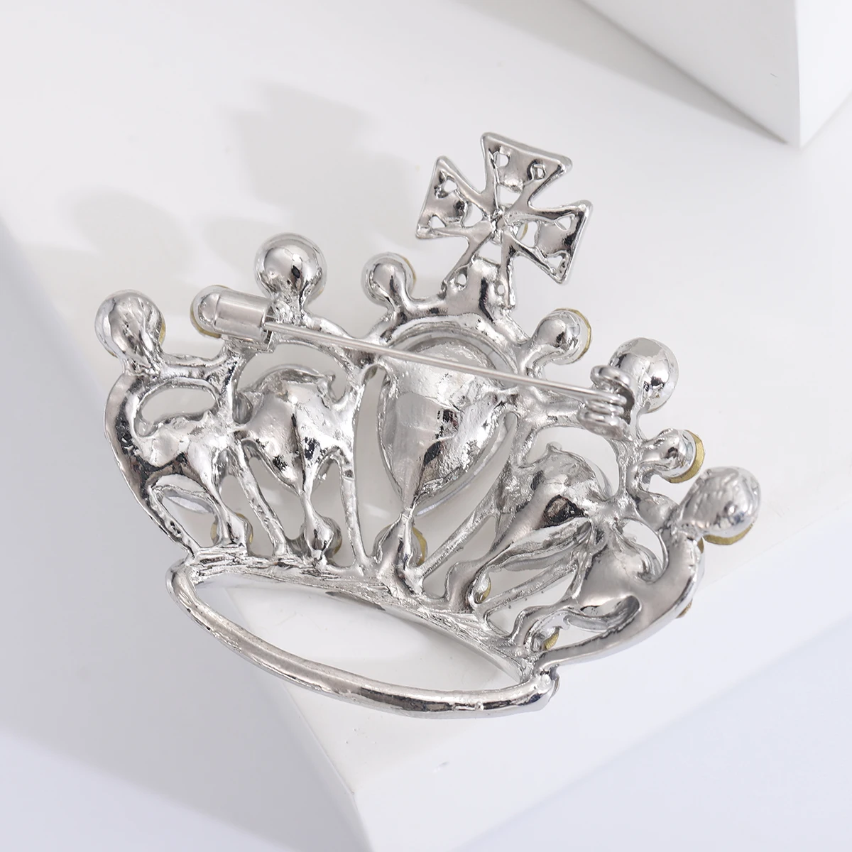 Fashion and minimalist crown brooch, two color alloy rhinestone women\'s clothing accessories