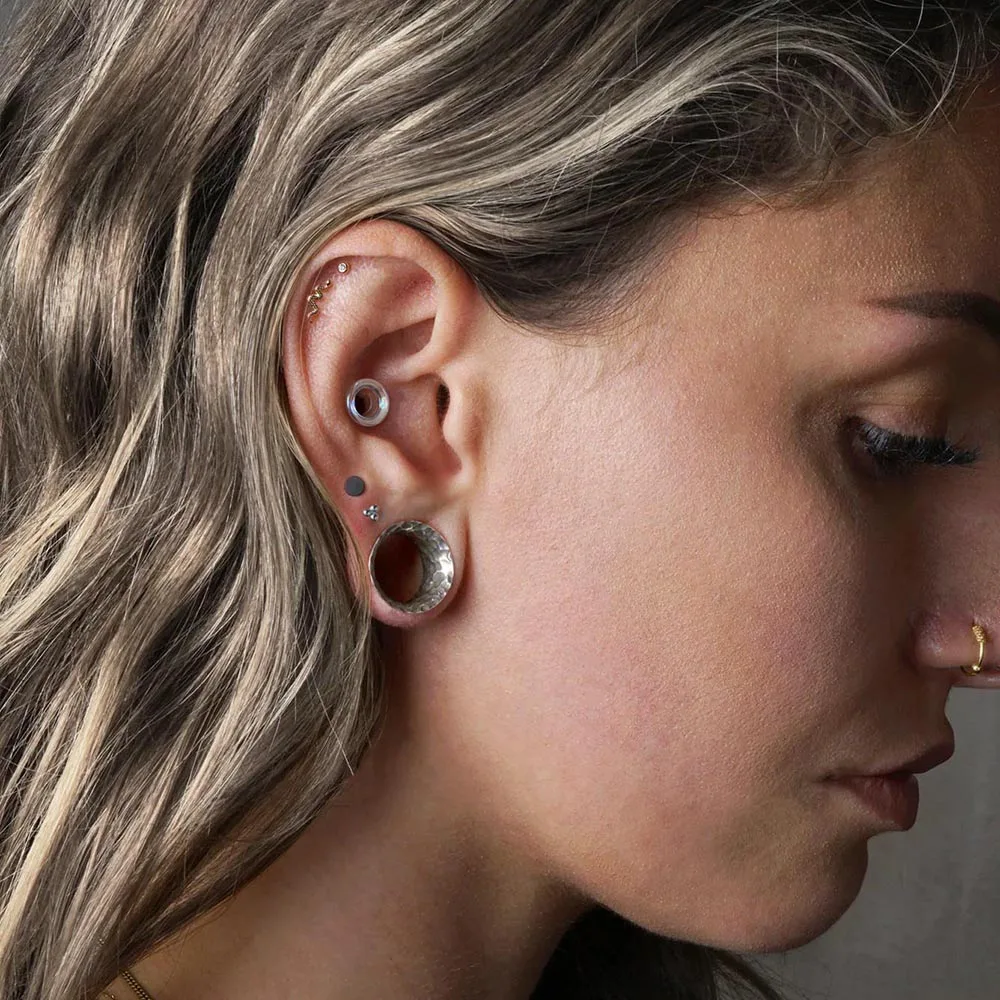 Giga 2Pcs 316L Stainless Steel Ear Gauges Beat Flared Tunnels Plugs Piercing Body Jewelry Expander Stretchers for Women And Men
