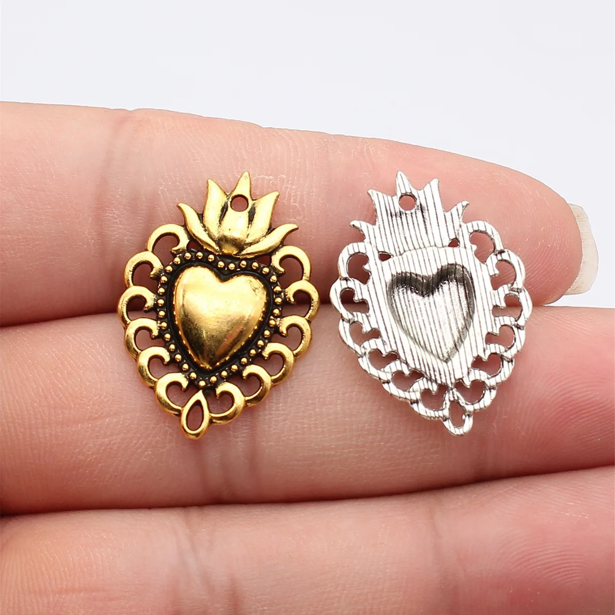 Wholesale Gothic Thorn Barbed Heart Charms Pendant Dark Punk Charm For DIY Handmade Craft Jewelry Gift Accessories