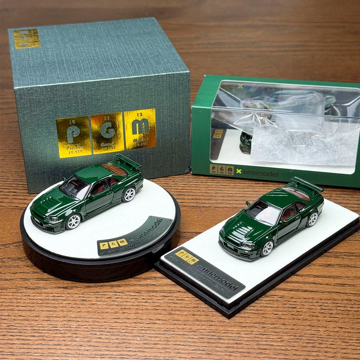 

Коллекционная модель автомобиля PGM 1:64 R34 British Green, полностью открывающаяся, из сплава, подарок