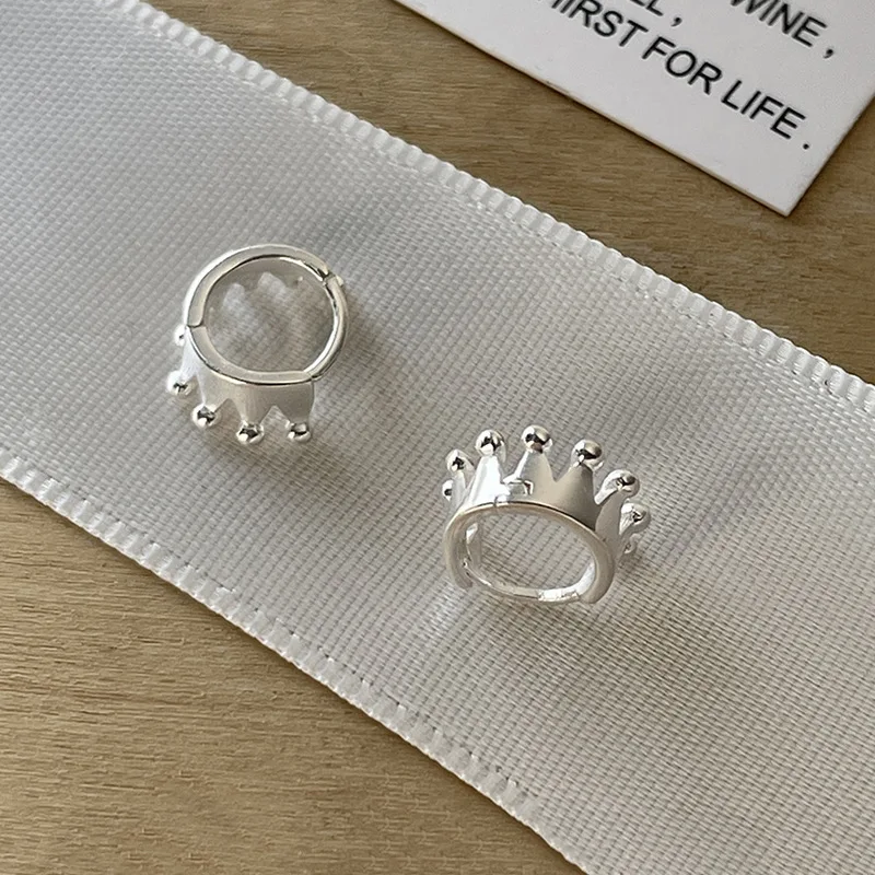 Fashion 925 Silver Needle Small Crown Hoop Earrings for Women Mini Round Stud Earring Female Cartilage Ear Piercing Jewelry Gift