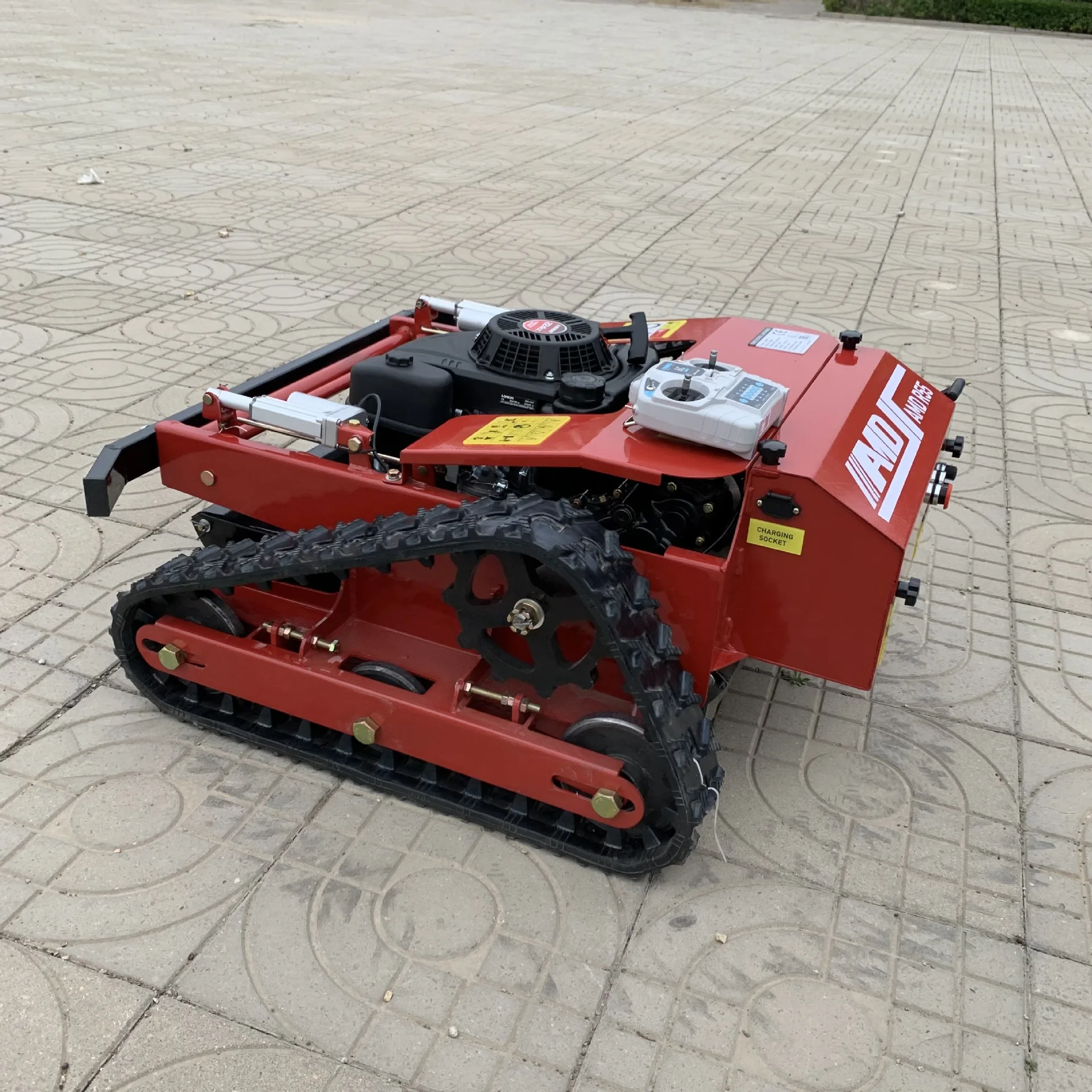 190cc 4 tempos todo-o-terreno controle remoto aparador de grama diy máquina de corte de escova para paisagismo cortadores de grama categoria de produto