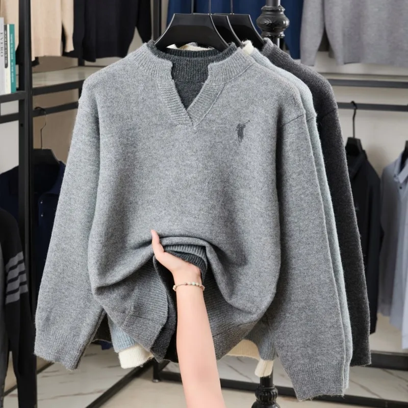 2025 New Woolen Sweater Men's Fake Two Piece Loose Knit Thick Embroidered Horse Logo Cashmere Sweater Youth Base Sweater