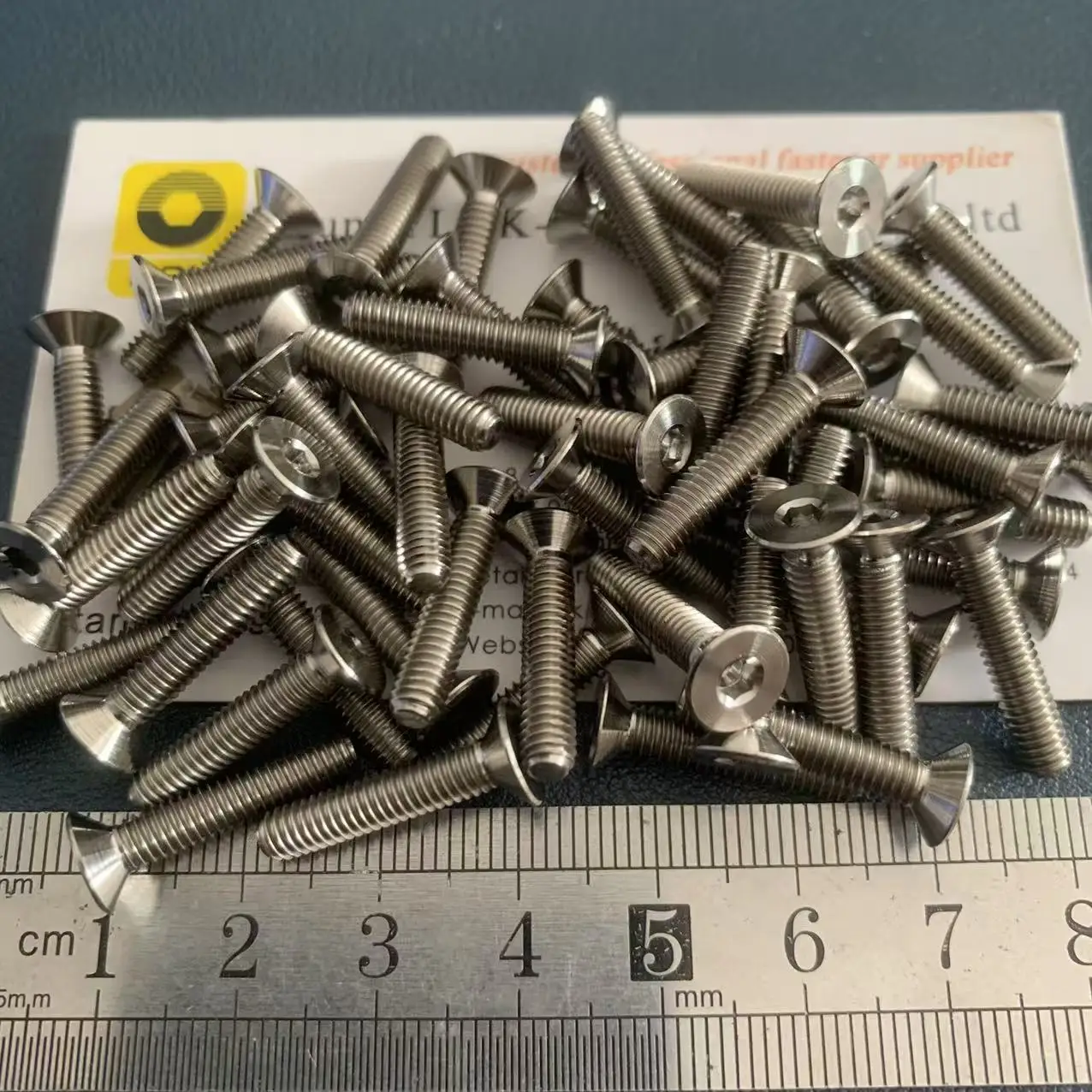 M4 * 8 10 12 14 16 18 20 25 مقبس سداسي من التيتانيوم غاطس/برغي برأس مسطح Gr5