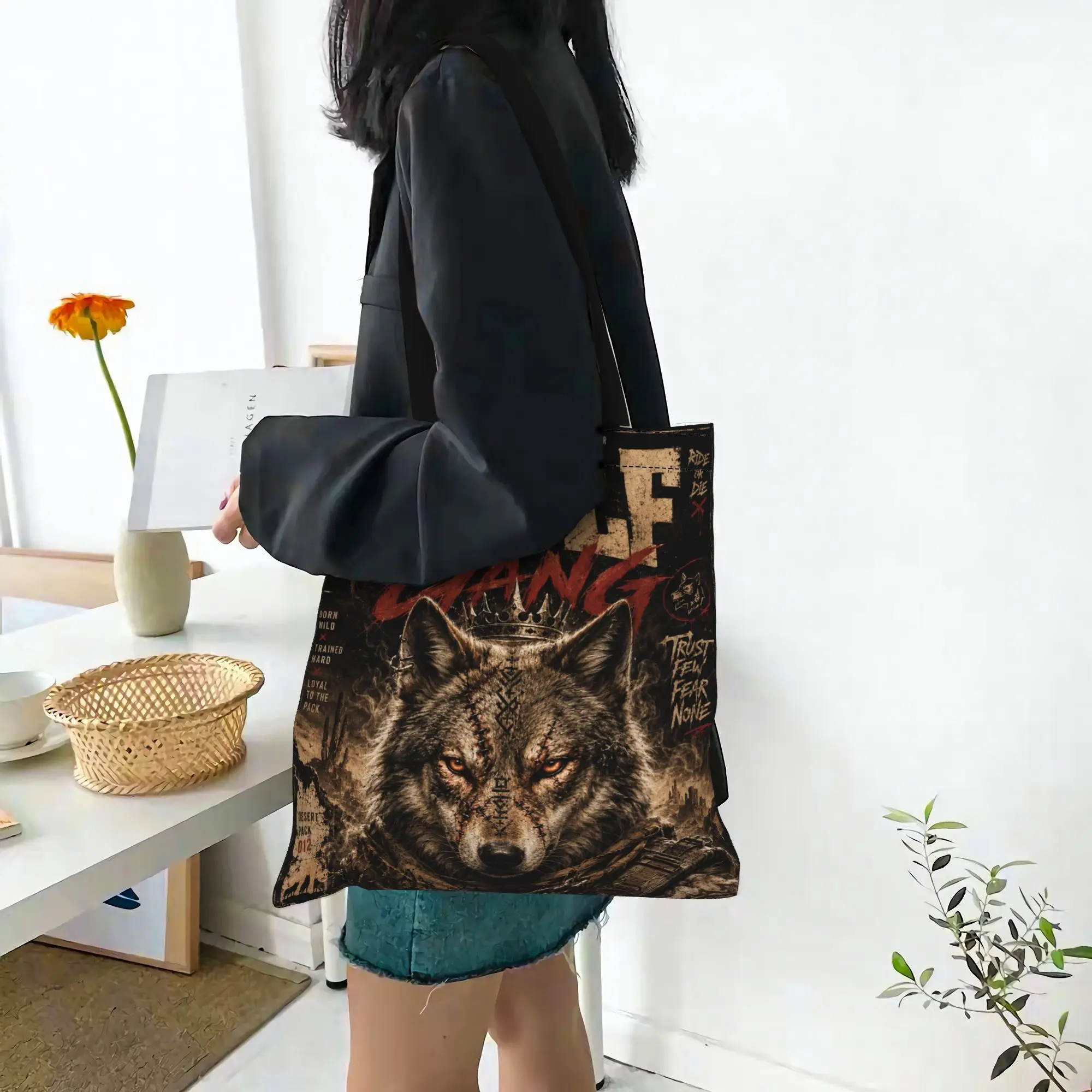Customized Graffiti Wolf Game Women's Bag Campus Handbag Large Capacity  Canvas Tote Bag Foldable Chic Pattern
