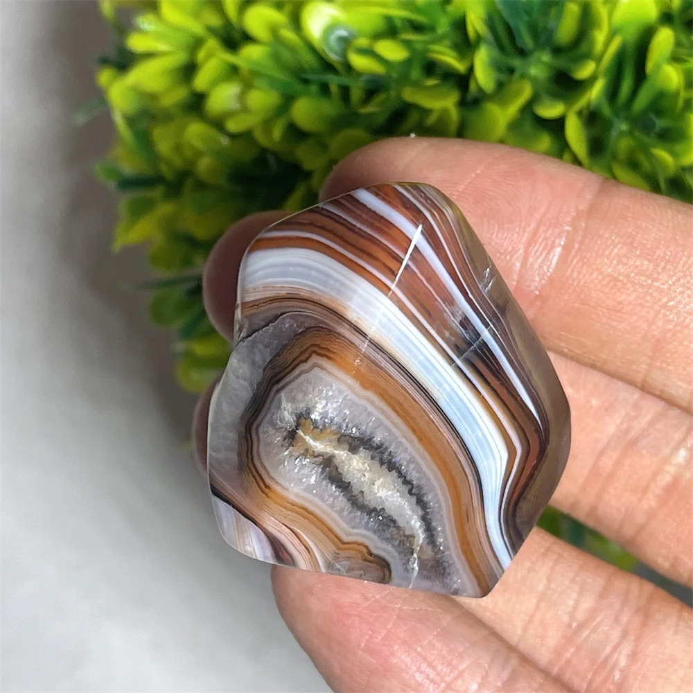 Red Carnelian Palm Stone Quartz Feng Shui Reiki Massage Stone Home DecoratiGift Healing Polishing Healing Spiritual Decoration view 2