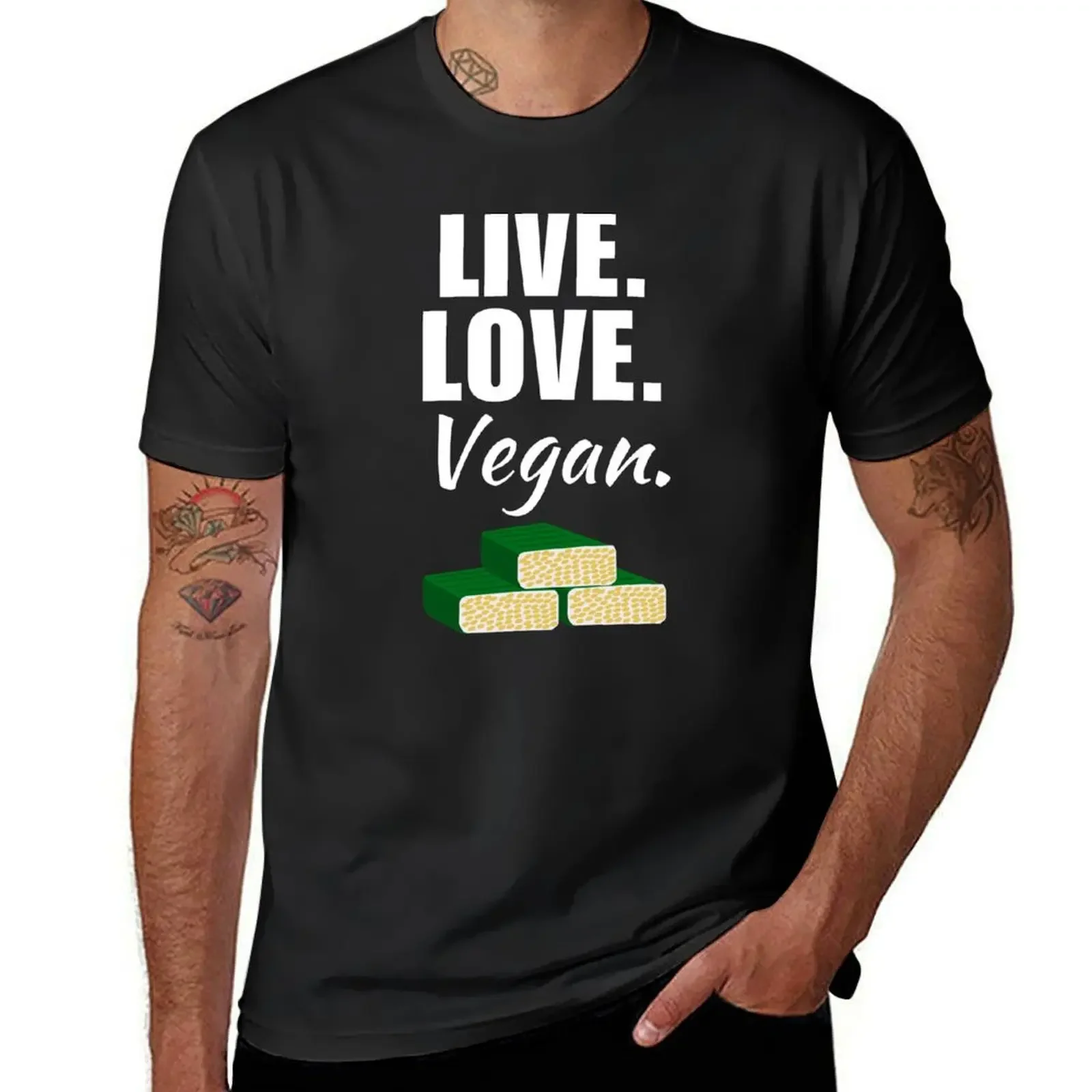 Vivo, amor, vegano. Divertida cita vegana, dieta basada en plantas con texto en inglés "para padre o amigo pro vegano".