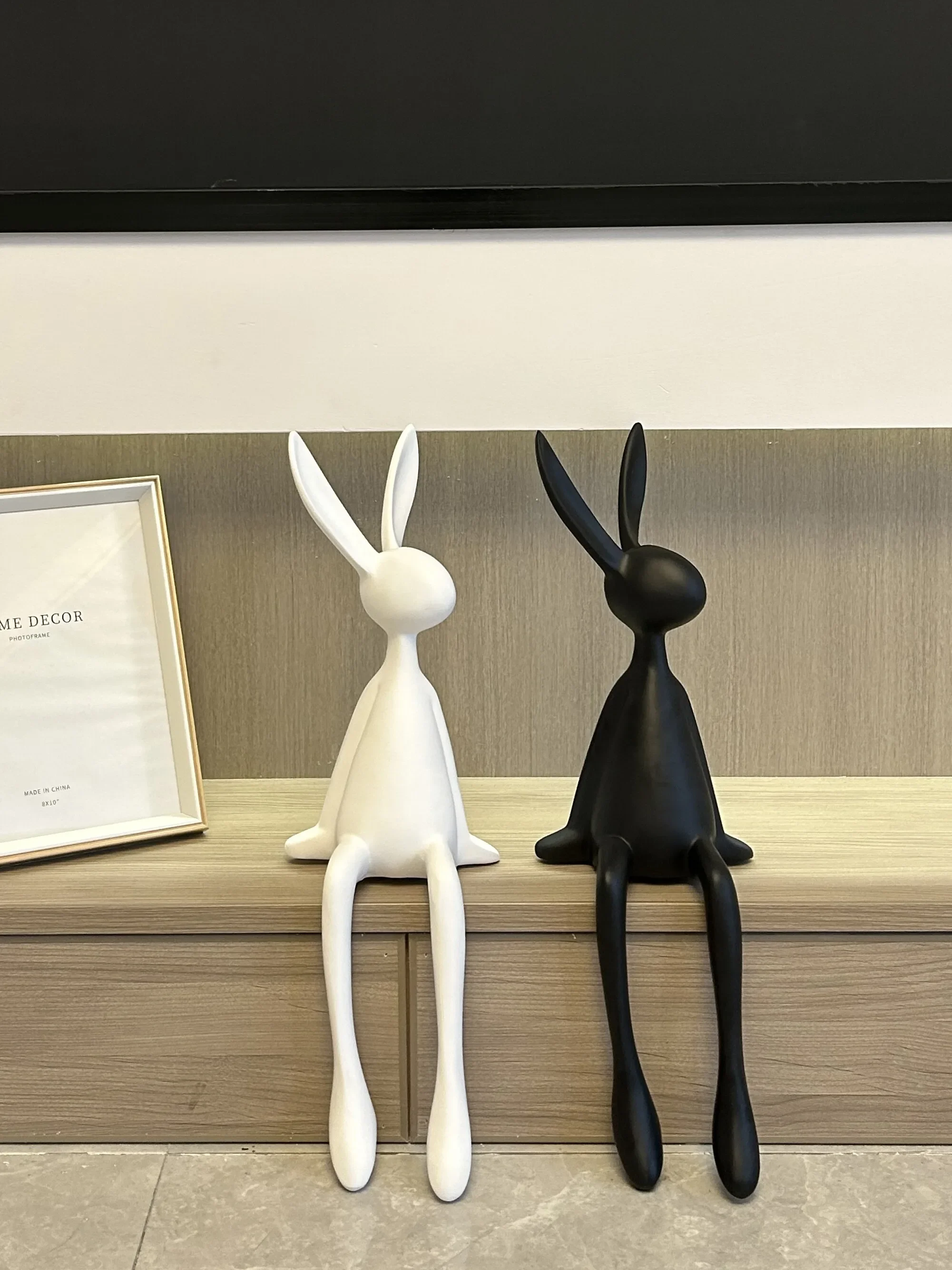 Creative cartoon long ears sitting rabbit ornament modern model house cartoon porch TV cabinet home decoration