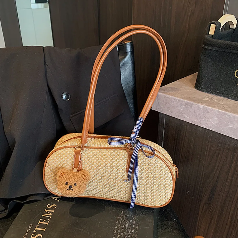 

Portable Sweet Straw Bowling Bag Elegant with Pendant Sand Beach Tote Bag Commuting Casual Weave Shoulder Bag Office Lady