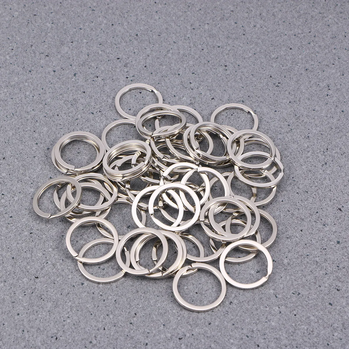100Pcs Retro Flat Key Rings Vintage Metal Split Rings Smooth Finish for Key Organization DIY Jewelry Making Brass White