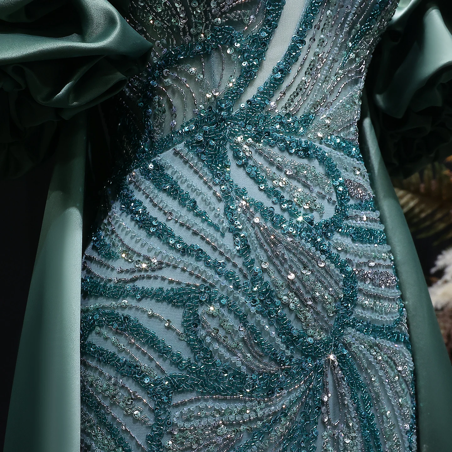 Sharon Said Elegantes Grünes Meerjungfrauenkleid mit Perlenstickerei, Schulterfrei, mit Satinumhang, Damen-Partykleid, SS157, Anpassbar – Detail 9