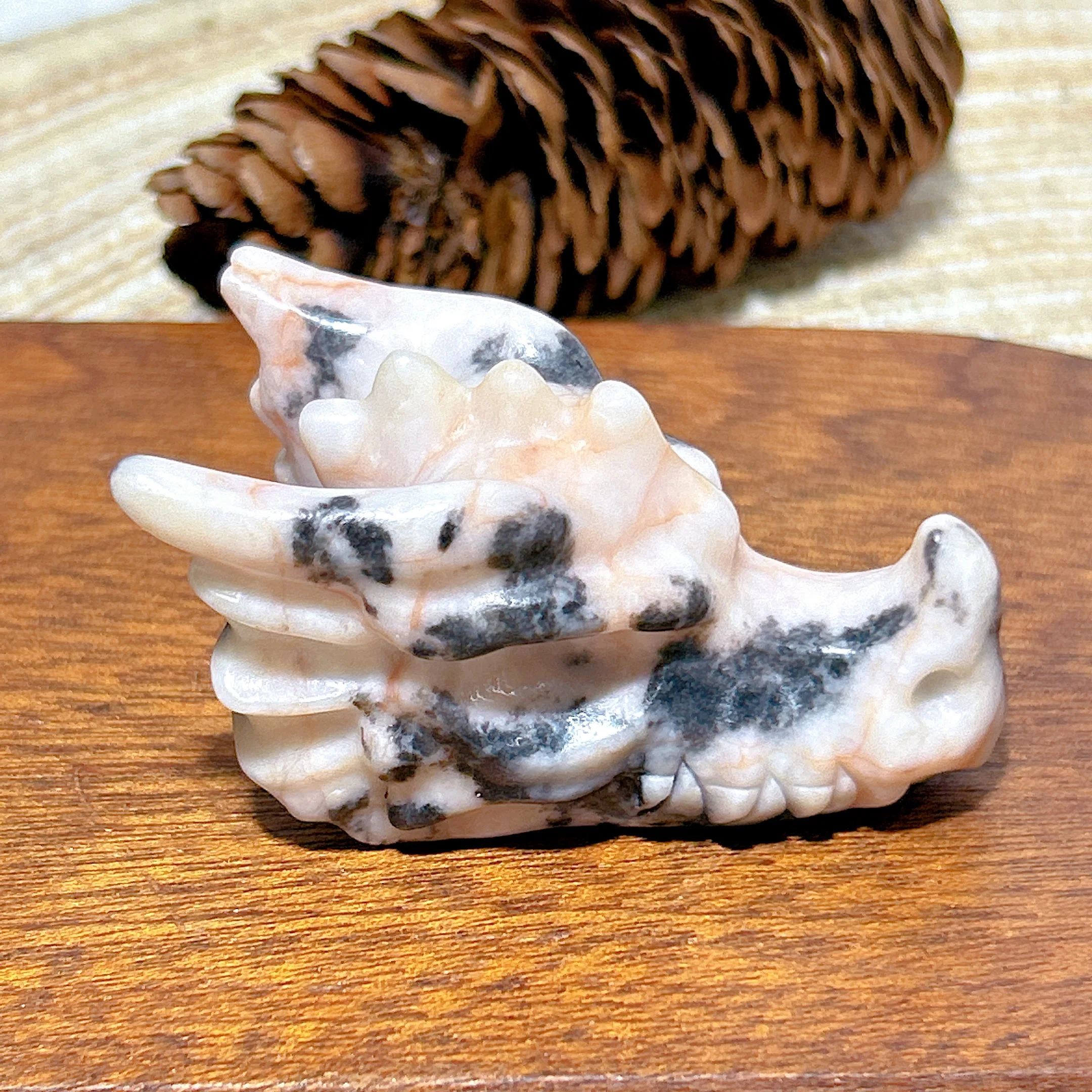 

Healing Natural Crystal Pink Zebra Dragon Skull Carving Painting Polished Gemstones Mineral Energy Reiki Home Decorations Gift