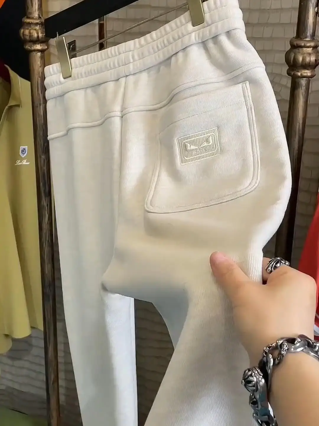 

Высококачественные модные мужские повседневные брюки для осени и зимы: легкие, роскошные, универсальные, стильные, молодежные