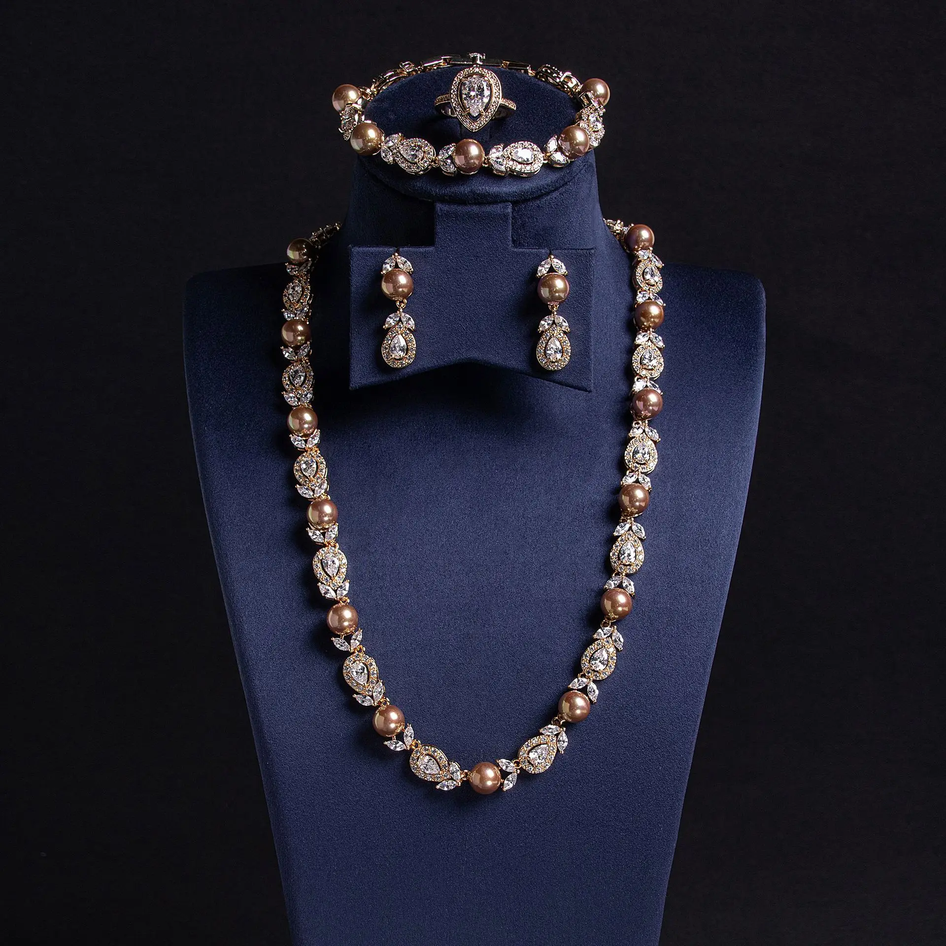 

jewelry Bridal jewelry set Evening dress jewelry four-piece set High-end shell pearl necklace Earrings Women