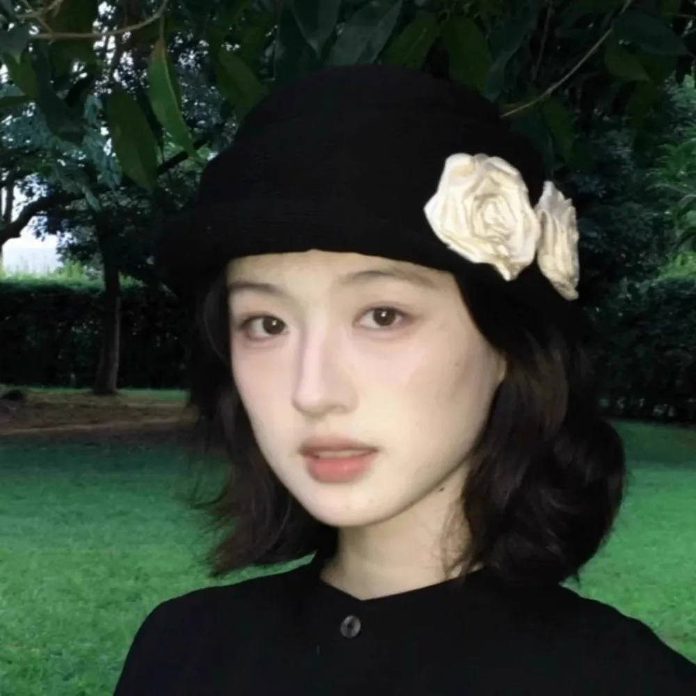 

Винтажная кепка во французском стиле с цветком камелии, элегантная шляпа-котел с завитками и цветочным принтом, британская женская официальная шляпа Хепберн, женская