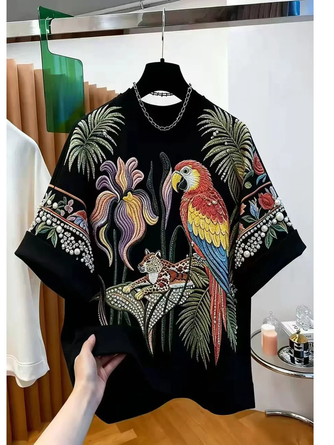Elegant European Style Heavyweight Summer New Fashion T-Shirt Beautiful Bead Print Top Women's Loose Fit Creative Pattern Sho...