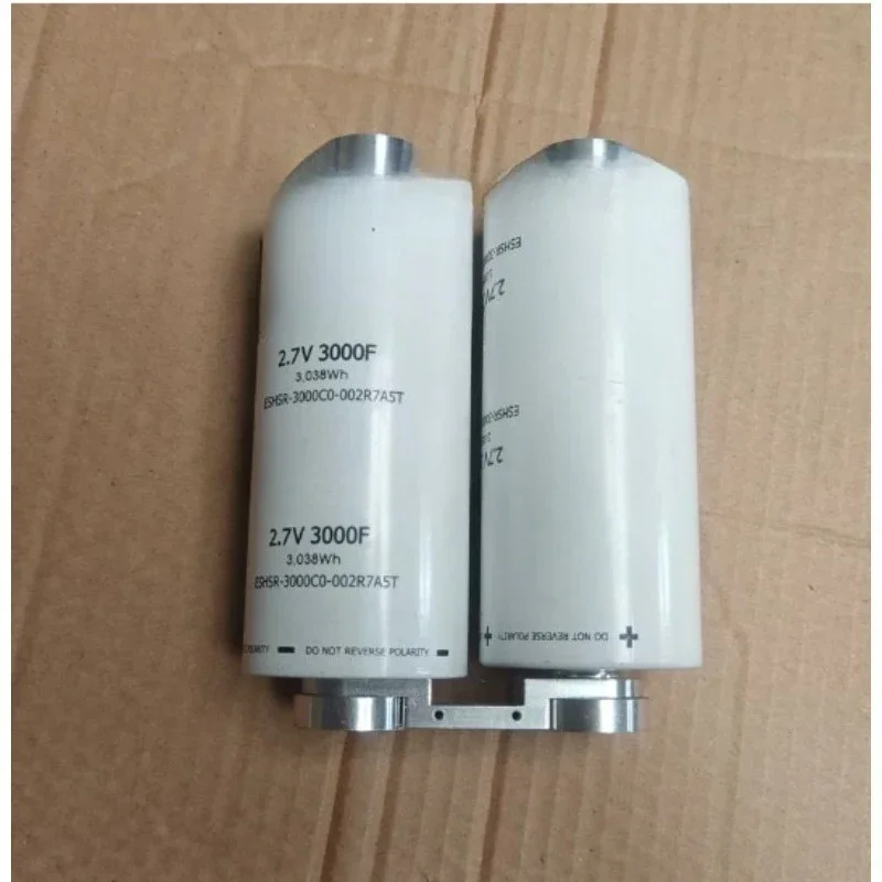 2.7V 3000F Supercapacitor Low 0.25mΩ Internal Resistance for DIY Spot Welding Machine Emergency Backup Power