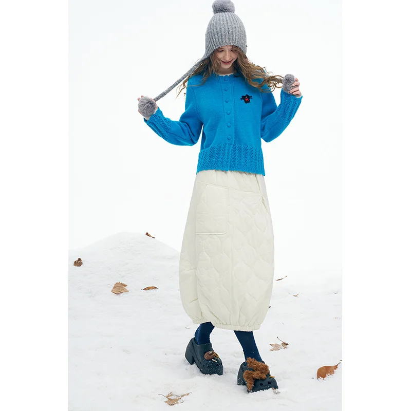 ELFSACK 2025 شتاء الوافدين الجدد ضوء الحد الأدنى عادية كلاسيكية الصلبة تقليم الدافئة أسفل نصف تنورة للنساء