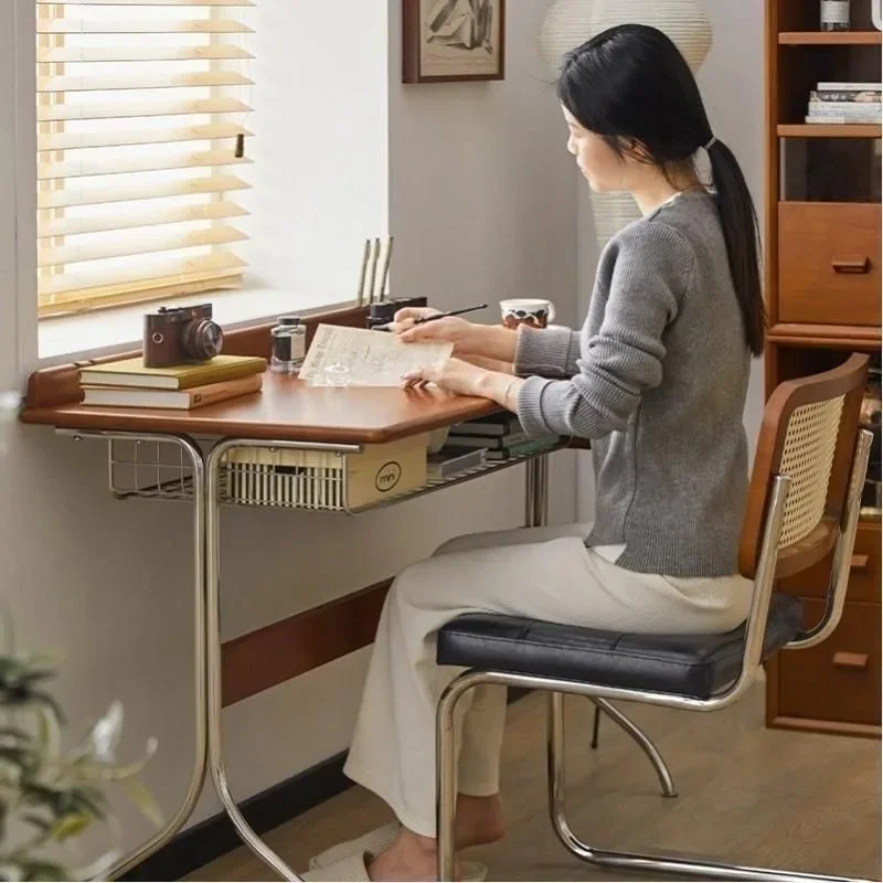 مكتب منزلي بلون خشب التفاح في العصور الوسطى، مكتب كمبيوتر مكتبي عتيق، طاولة شمالية صغيرة