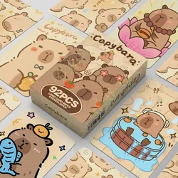 92 adet Anime Capybara Lomo kart eğlenceli Kapibala toplama kartı kukla kapısı gizli su Porpoise MEME sevimli garip Cosplay Sticker