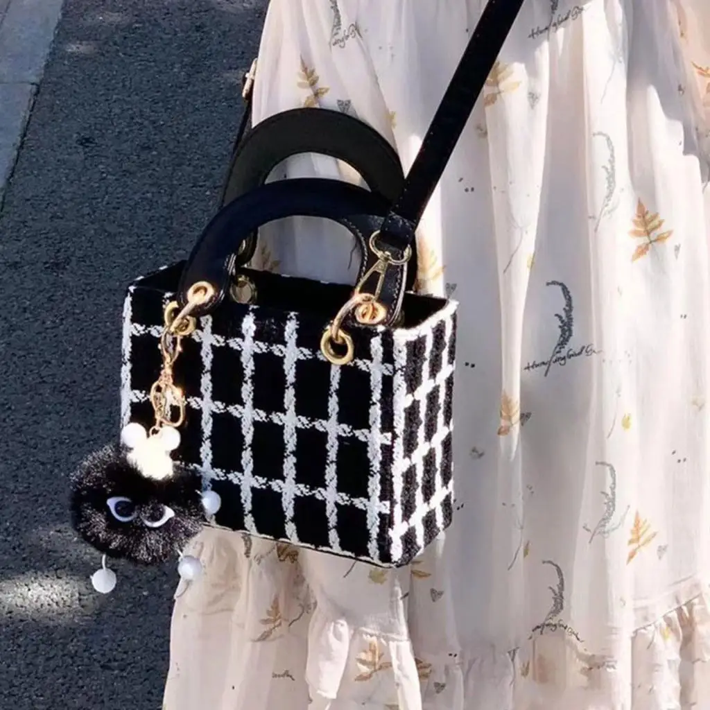 

Women Shoulder Bag Travel Tote Bag Crossbody Bag Valentines Day Gifts for Her Handbag Travel Shoulder Bag for Vacation Spring