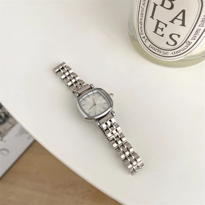 Высококачественные женские часы квадратной формы, повседневные, простые, элегантные и универсальные в стиле ретро, с небольшим стальным ремешком и циферблатом