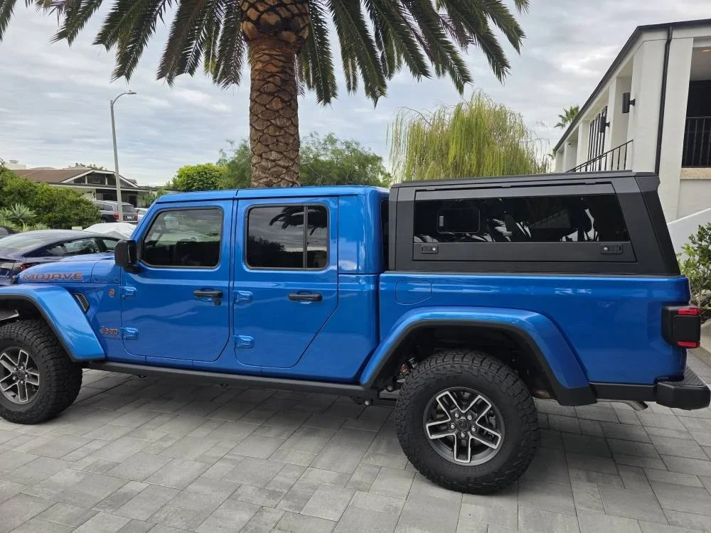 Xinyi Dual-Door Cam…