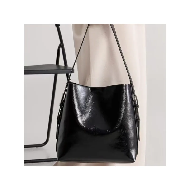 

Premium sense large capacity black shoulder strap portable messenger bucket bag