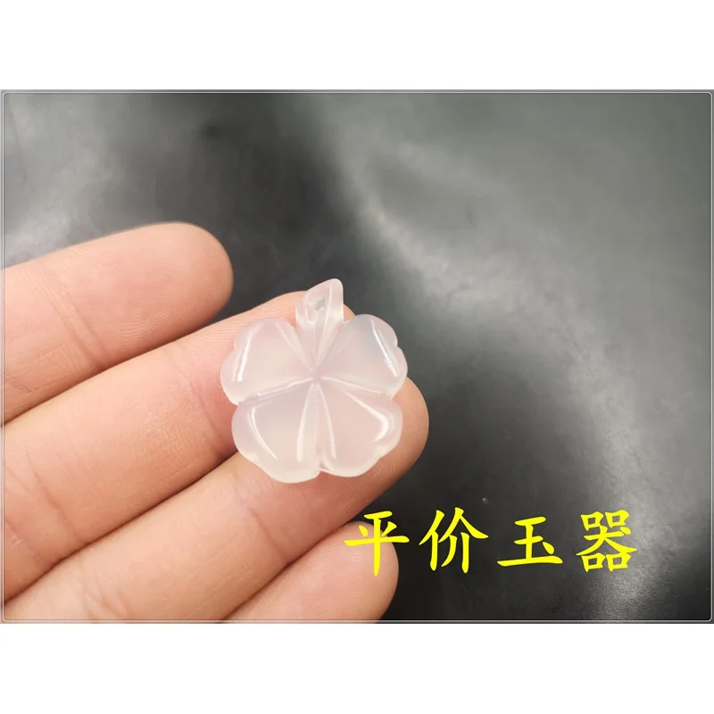 Cheap Jade Ice-like White Chalcedony Agate Four-Leaf Clover Pendant Brazilian Agate Clover Pendant