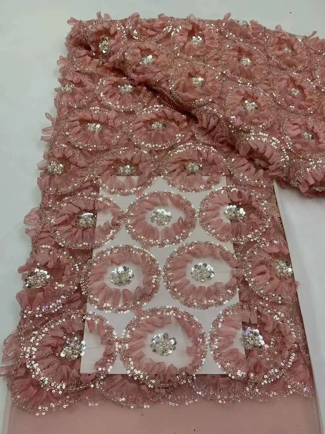 

5 ярдов розовой кружевной ткани с бисером и пайетками, высококачественная кружевная ткань 2026 года для свадебных платьев и шитья