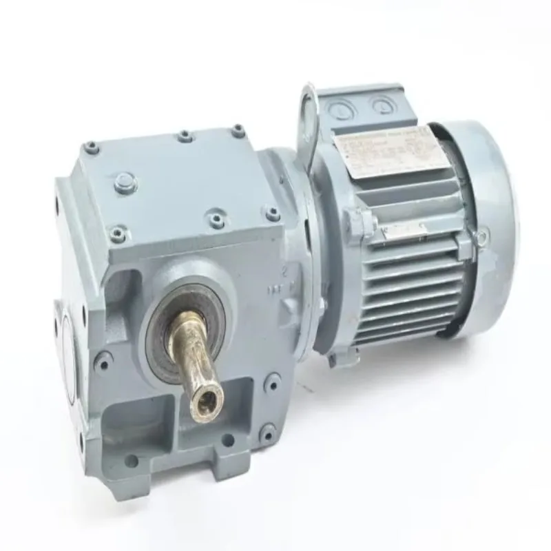 

Приводной двигатель с редуктором PLC S42DT63L4 S42 DT63L4