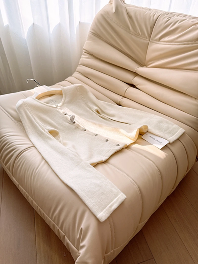 

Heavyweight Wool Knitwear round Ne White Simple Design Cross Silver Bule Slim Fit Versatile Knitted Sweater for Women