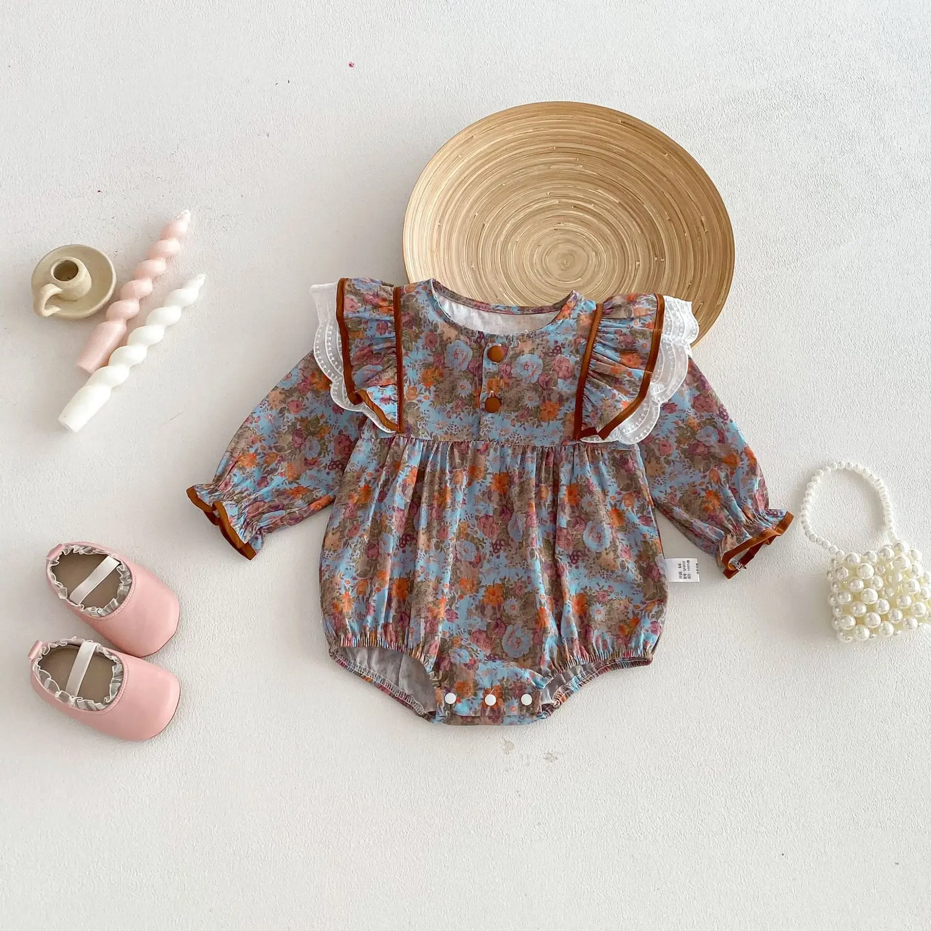 

2026 весенний комбинезон для новорожденных в корейском стиле, винтажный комбинезон с цветочным принтом и длинными рукавами, с оборками, кружевной отделкой, боди для маленьких девочек 0-2 лет