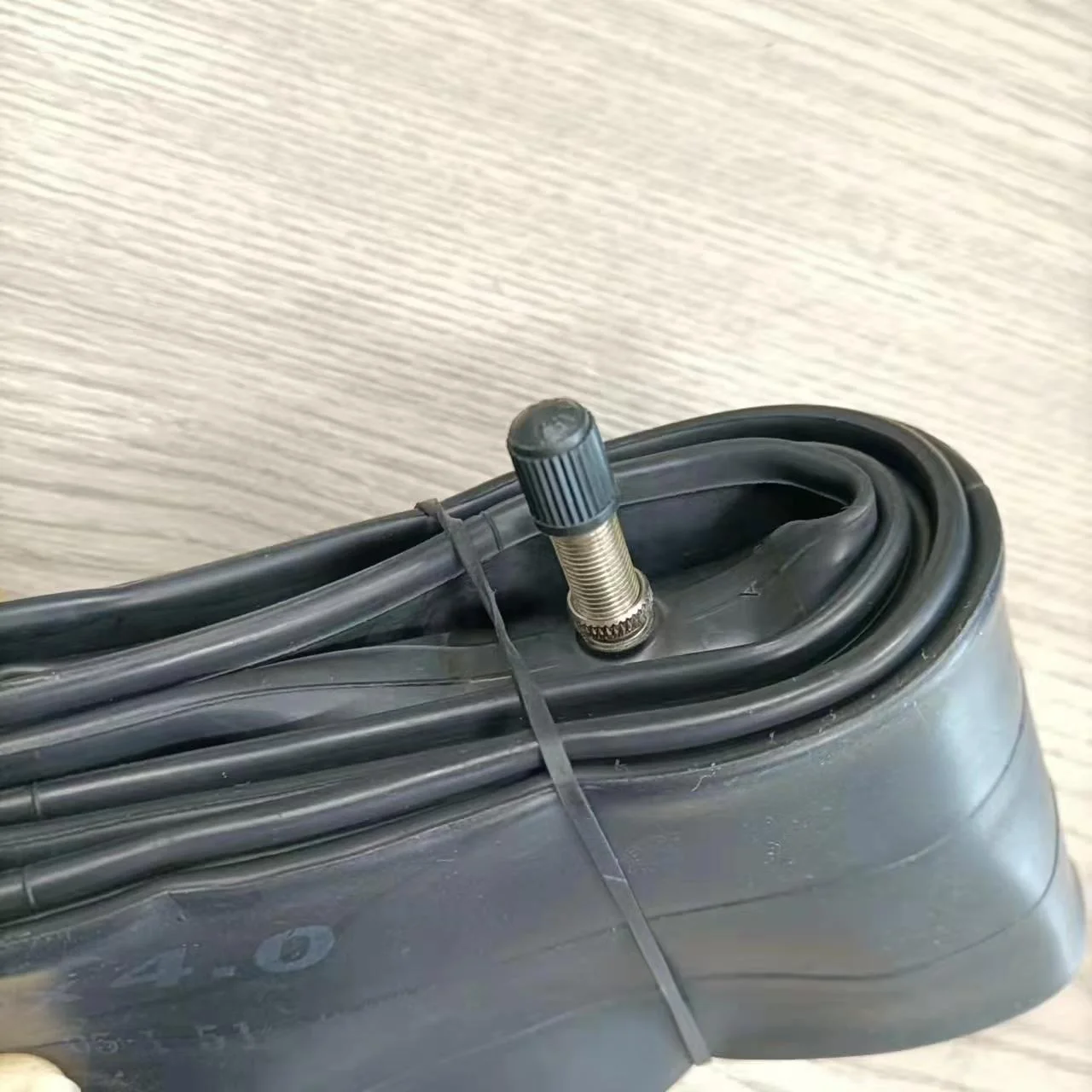 High Quality 26x2.35Snow Bike Fat Bicycle Tire and Inner Tube Ice Studded Bike Tires
