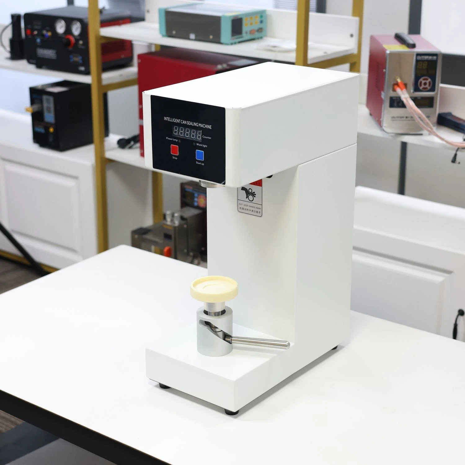 QLS-180 Sigillatrice semiautomatica affidabile per lattine da 180 W per lattine da 55 mm con funzionamento stabile e durevole