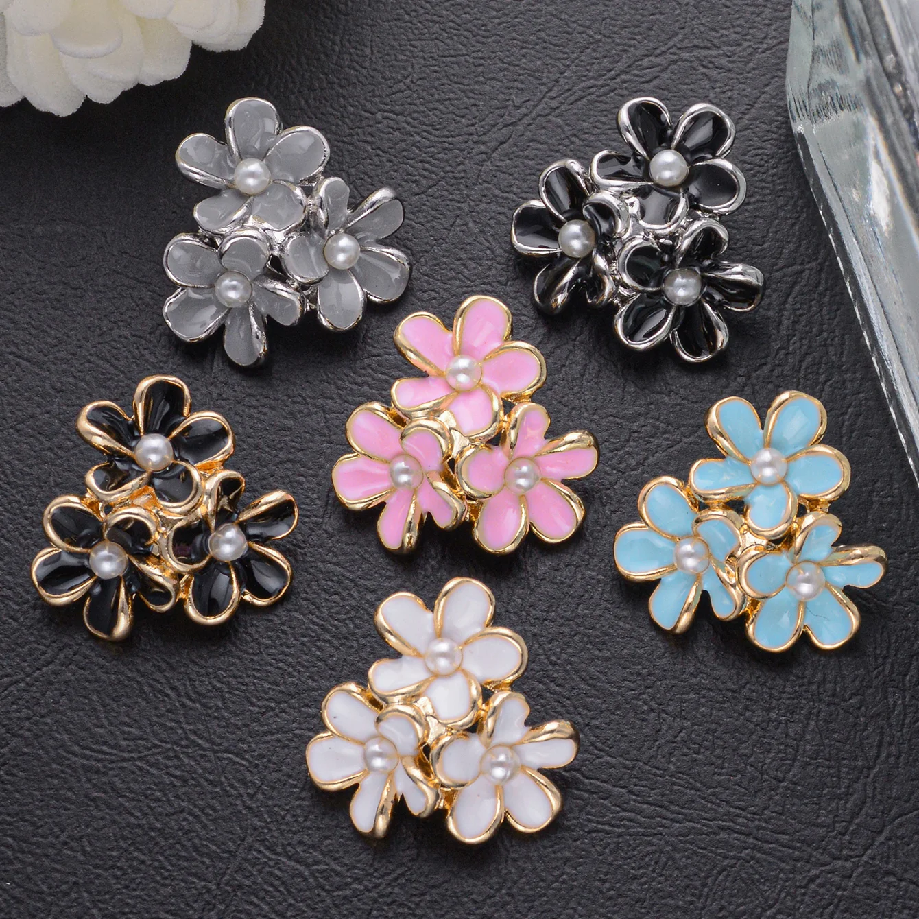 6 Stück/Exquisite blumenförmige Knöpfe, die mit Oberteilen, Kopftüchern, Geschenkboxen, Taschen und handgenähten Knöpfen kombinieren können