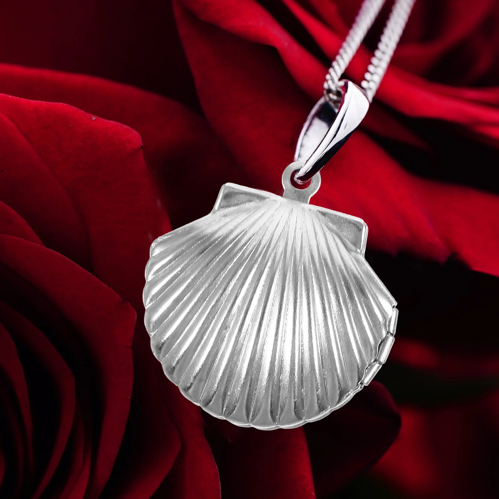 

5Pcs Locket Necklace Pendant Vintage Style Photo Frame Crafting Holder Jewelry Gift Photo Jewelry Clavicle Chain Pendants