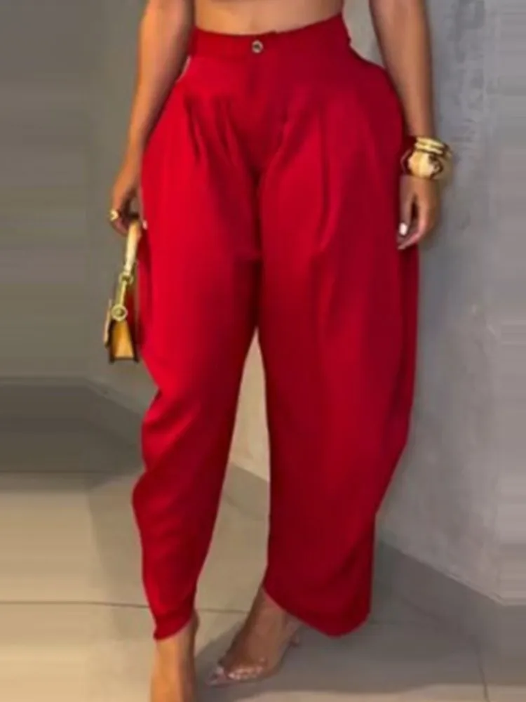 Modny komplet damski na lato: krótki top z półgolfem i spodnie z wysokim stanem, dwuczęściowy, jednolity kolor, seksowny, casualowy.