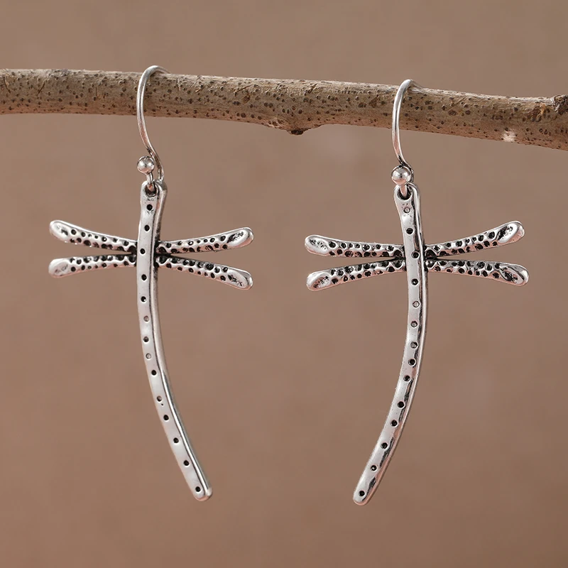 Vintage-Ohrringe aus silberfarbenem Metall mit Schnitzerei, Libelle, für Damen, schlicht, modisch, kreativ, Ohrschmuck, Geschenkidee