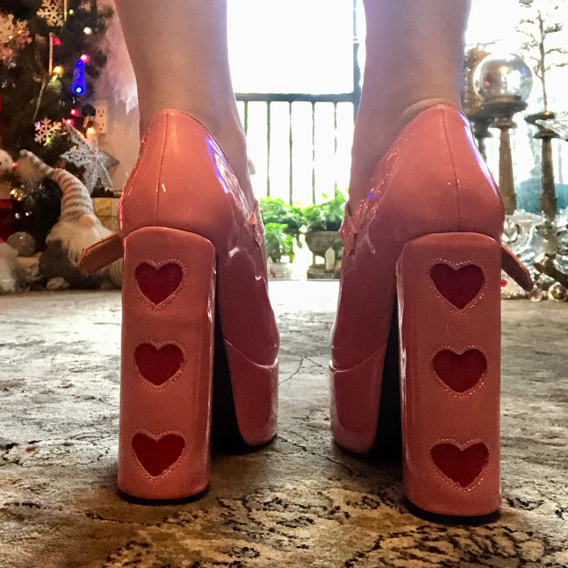 Zapatos de tacón alto con hebilla para mujer, calzado de diseñador de lujo con diseño de corazón de amor, Punk, grueso, rosa, fiesta de boda